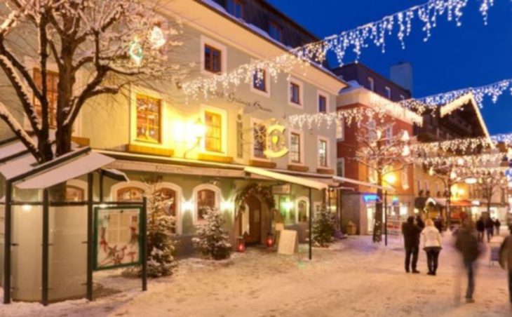 Gruner Baum Hotel, Zell am See, External Night